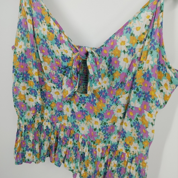 Patrons of Peace | floral print crop - Picture 2 of 7